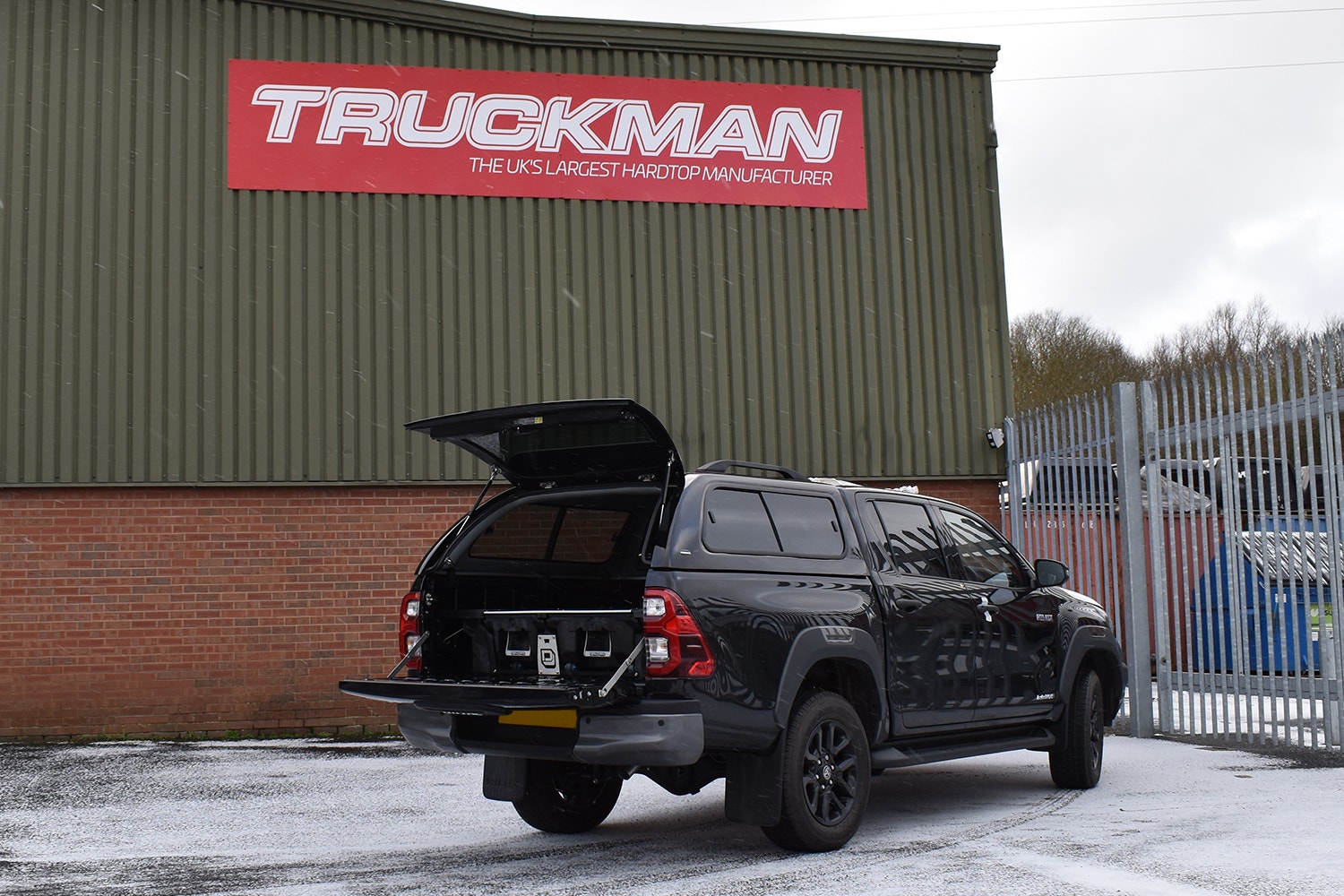 truckman-launches-decked-for-new-hilux-and-d-max